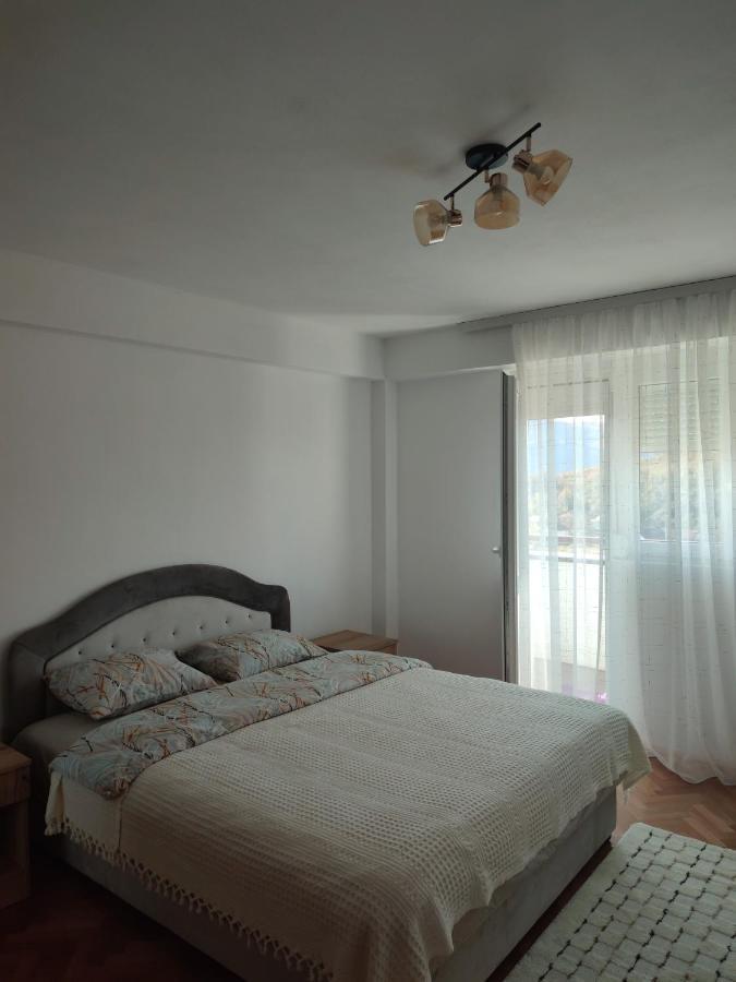 Apartman Dbb Nikšić Buitenkant foto